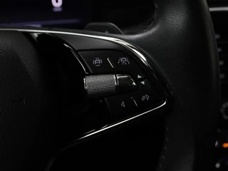 Škoda Superb Skoda Superb 1.4 TSI iV Laurin & Klement | Panoramadak |  Leder | Adaptive cruise | Canton Sound | Stoelverwarming | Standkachel | Carplay | Camera | Full LED | Memory - afbeelding nr 18
