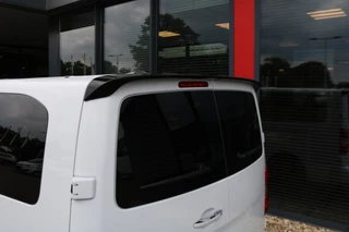 Peugeot e-Expert Peugeot e-Expert EV L3 75 kWh Airco Navigatie Trekhaak Black Line - afbeelding nr 46