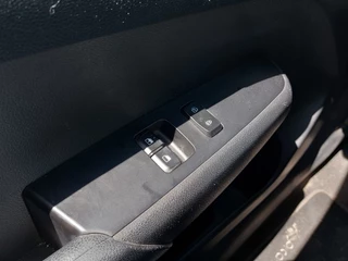 Kia Picanto Kia Picanto 1.0 CVVT 67pk EconomyPlusLine 5-Deurs | Origineel NL | Airco | Bluetoth Carkit+Streaming | Elektrische Ramen | Cv+Ab | Lichtsensor | Stuurbekrachtiging - afbeelding nr 16