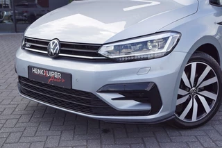 Volkswagen Touran Volkswagen Touran 1.5 TSI DSG R-Line Black st/ 7Pers./Panodak /trekhaak wegkl./ACC - afbeelding nr 32