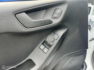 Ford Fiesta Ford Fiesta 1.1 BLACK & WHITE EDITION 12M GARANTIE - afbeelding nr 15