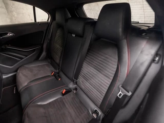 Mercedes-Benz A-Klasse Automaat (NAVIGATIE, CAMERA, LEDER/ALCANTARA, STOELVERWARMING, GETINT GLAS, SPORTSTOELEN, LED KOPLAMPEN, CRUISE, RODE STIKSELS, NIEUWE APK, NIEUWSTAAT) - afbeelding nr 15