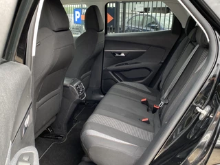 Peugeot 3008 Peugeot 3008 1.2 PureTech 131 PK Blue Lease Executive, 6-BAK, AIRCO(CLIMA), CRUISE CONTROL, ACHTERUITRIJCAMERA, PARKEERSENSOREN V+A, GROOT NAVIGATIE, BLUETOOTH-RADIO-USB-AUX, 4X ELEK-RAMEN, ISOFIX, AIRBAGS, CENT-VERGRENDELING, LM-VELGEN, LED VERLICHTING, APK 23-05-27 - afbeelding nr 4