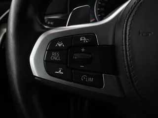 BMW 5 Serie BMW 5-serie 540d xDrive M Sport | Panoramadak | Head-Up |  Adaptive cruise | Carplay | Alcantara | Harman/Kardon | Stoelverwarming | Trekhaak | Sfeerverlichting - afbeelding nr 17