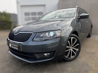 Škoda Octavia Combi 1.4 TSI Greentech Style Businessline CARPLAY / TREKHAAK / PDC RONDOM / NAVI / STOELVERW. / KEYLESS / CRUISE