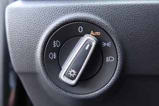 Volkswagen T-Roc Volkswagen T-Roc 1.5 TSI Sport 150pk NAVI, Camera, Schuif/kanteldak, Stoelverwarming - afbeelding nr 15