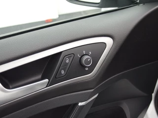 Volkswagen Golf CAMERA / NAVI / CLIMA / PDC / BLUETOOTH / CRUISE / DAB+ / NL-AUTO - afbeelding nr 27