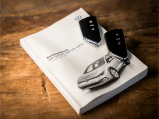 Volkswagen Golf Volkswagen Golf 1.5 TSI Sportline 150Pk (APPLE CARPLAY, GROOT NAVI, STUUR/STOELVERWARMING, SFEERVERLICHTING, SPORTSTOELEN, GETINT GLAS, KEYLESS, ADAPTIVE CRUISE, PARKEERSENSOREN, NIEUWE APK, NIEUWSTAAT) - afbeelding nr 25
