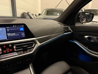 BMW 3 Serie BMW 3 Serie Touring 330e xDrive M-Sport PANO/LASER/360CAMERA/ADAPTIVE M-ONDERSTEL/ACC/LEER-ALCANTARA/19