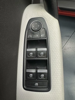 Renault Captur Renault Captur 1.6 E-Tech Plug-in Hybrid 160 Edition One Afn.Trekhaak-Navigatie-Cr.Contr-Clima-Camera-Stoelverwarming-Parkeersensoren-Leder-Lm18''velgen - afbeelding nr 26