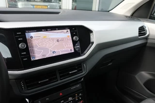 Volkswagen T-Cross Volkswagen T-Cross 1.5 TSI 150PK MOVE, Navi, Apple Carplay/ Android Auto, Clima, etc. - afbeelding nr 24