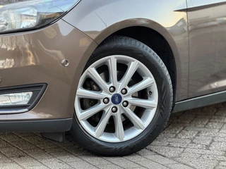 Ford Focus Ford Focus Wagon 1.0 Automaat Dealeronderhouden Volle opties Stuurverwarming Parkeerhulp+sensoren Cruise Navigatie Bluetooth - afbeelding nr 19