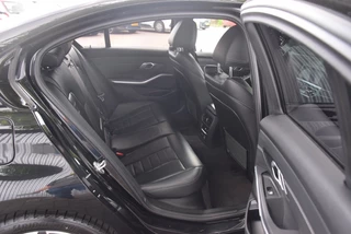 BMW 3 Serie BMW 3 Serie 320i M-Sport High Executive Leer/LED/Navi/Camera - afbeelding nr 11