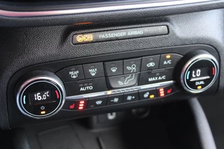Ford Focus Ford Focus 1.0 EcoBoost Titanium Business | Winter Pack | Full LED | 10-weg verstelbare stoel | 17 inch | Camera | Head up Display | Bang&Olufsen - afbeelding nr 24
