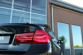 BMW 3 Serie ➡️ BMW 3-serie 320i F30 Centennial High Executive Sedan Facelift | 184 pk | NL auto | 2e eigenaar | 4 cilinder | LED | Leer | Navi | Camera | Sporstuur | Cruise control | Climate control - afbeelding nr 43