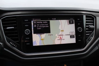 Volkswagen T-Roc Volkswagen T-Roc 1.5 TSI Sport / Trekhaak / Virtual Cockpit / Navigatie / Parkeerhulp V+A / Spiegelpakket / 17'' / Apple CarPlay / ACC - afbeelding nr 23