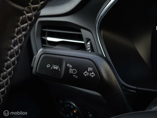 Ford Focus FORD FOCUS 1.0 ECOBOOST HYBRID TITANIUM/KEYLESS/CAMERA/LED/STOEL-STUURVERWARMING/CLIMATE - afbeelding nr 45