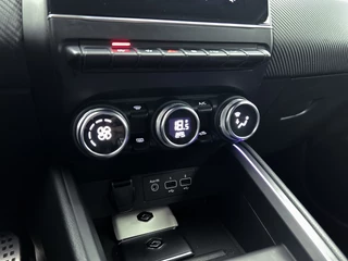 Renault Clio / Navi groot / 360 camera / adaptive cruise - afbeelding nr 29
