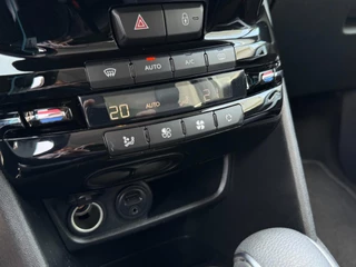Peugeot 208 Peugeot 208 1.2 PureTech Allure AUTOMAAT / CARPLAY / CRUISE / PDC / BLUETOOTH / ECC / AIRCO / NL AUTO - afbeelding nr 23