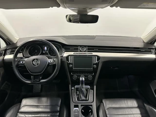 Volkswagen Passat Volkswagen Passat Variant 1.4 TSI GTE Highline|Leer|Pano| - afbeelding nr 2