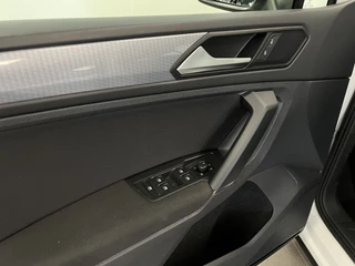 Volkswagen Tiguan Volkswagen Tiguan 1.5 TSI Life Business / 150PK / NAVI / STOEL-STUURVERW. / PDC / 1800KG TREKG. - afbeelding nr 27