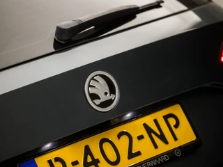 Škoda Karoq 150Pk Automaat (APPLE CARPLAY, GROOT NAVI, CAMERA, TREKHAAK, SPORTSTOELEN, GETINT GLAS, PARKEERSENSOREN, CRUISE, NIEUWSTAAT) - afbeelding nr 29
