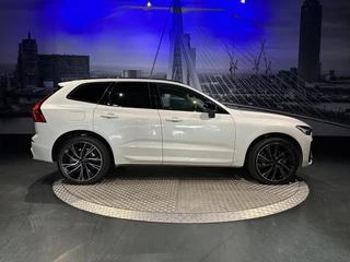 Volvo XC60 Volvo XC60 2.0 T6 Plug-in hybrid AWD Plus Dark *Pano*HKSound*Leder*Memory* - afbeelding nr 2