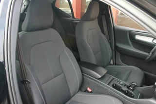 Volvo XC40 Volvo XC40 T3 Momentum Business | Parkeercamera | Stoelverwarming | Trekhaak | Pilot Assist | Keyless - afbeelding nr 22