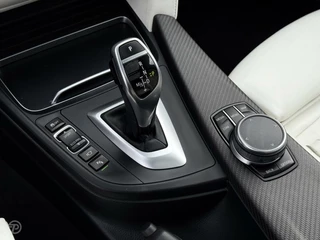 BMW 3 Serie BMW 3-serie Touring 320d High Executive M Sport Panoramadak Trekhaak HUD LED ACC Individual Shadow Line Camera 19