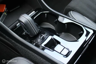 Volvo XC40 Volvo XC40 1.5 T3 R-Design, Pano, Trekhaak, Winterset, Pdc + camera, 360 vieuw, Stoel/stuur verwarming, Keyless, Carplay, Donkerglas, Harman kardon, Clima, Navi, Elektrische achterklep. - afbeelding nr 18