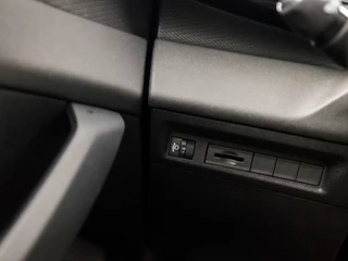 Peugeot 308 Peugeot 308 SW 1.2 PureTech Business Sport (APPLE CARPLAY, GROOT NAVI, LEDER, VIRTUAL COCKPIT, STOELVERWARMING, SPORTSTOELEN, LED KOPLAMPEN, GETINT GLAS, CRUISE, NIEUWSTAAT) - afbeelding nr 23
