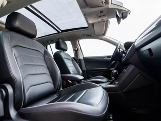 Volkswagen Tiguan 150Pk Automaat (PANORAMADAK, DIGITAL COCKPIT, APPLE CARPLAY, ELEK SPORTSTOELEN, LEDER, STOELVERWARMING, CAMERA, GETINT GLAS, KEYLESS, LED, ELEK ACHTERKLEP, PARKEER ASSISTENT, NIEUWSTAAT) - afbeelding nr 8