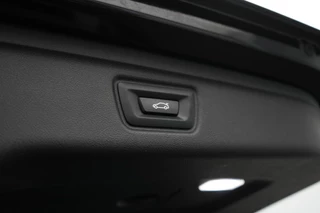 BMW 3 Serie BMW 3-serie Touring 320e High Executive automaat | Laser LED koplampen | M Sport | Panorama dak | lederen bekleding | elektrisch wegklapbare trekhaak - afbeelding nr 17