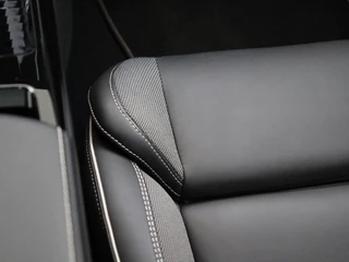 Volvo V60 Volvo V60 T8 PLUG-IN HYBRID AWD R-DESIGN SCHUIFDAK HEAD-UP DISPLAY HARMAN - afbeelding nr 40