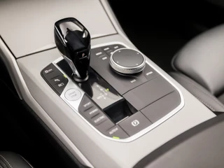 BMW 3 Serie 293Pk Automaat (APPLE CARPLAY, DEALER ONDERHOUDEN, GROOT NAVI, CAMERA, STOELVERWARMING, LEDEREN SPORTSTOELEN, ELEK ACHTERKLEP, GETINT GLAS, VIRTUAL COCKPIT, LANE ASSIST, NIEUWSTAAT) - afbeelding nr 11