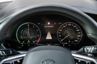 Volkswagen Touareg Volkswagen Touareg R 3.0 TSi eHybrid 4MOTION | Full Option | Panodak | Massage | Trekhaak | Black Style | 21 inch | - afbeelding nr 39