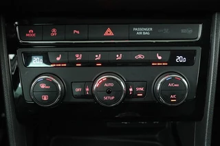 SEAT Leon SEAT Leon 1.4 TSI FR | Panoramadak | Stoelverwarming |  Carplay | Alcantara | Full LED | Navigatie | Sportstoelen | PDC | Climate control - afbeelding nr 24