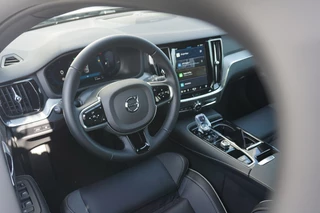Volvo V60 Volvo V60 T6 PHEV Plus Dark ORG.NL! | TREKHAAK | HARMAN KARDON | PANO! - afbeelding nr 9