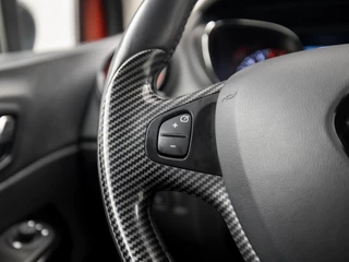 Renault Captur Automaat (NAVIGATIE, CLIMATE, CAMERA, GETINT GLAS, STOELVERWARMING, LEDER, SPORTSTOELEN, PARKEERSENSOREN, CRUISE, NIEUWE APK, NIEUWSTAAT) - afbeelding nr 18