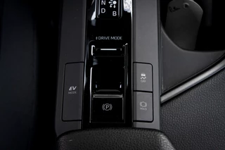 Toyota C-HR Toyota C-HR 1.8 Hybrid 140 First Edition | Camera | Adaptive Cruise - afbeelding nr 21