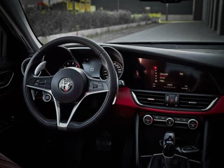 Alfa Romeo Giulia Alfa Romeo Giulia 2.0T Super | PANORAMADAK | KEYLESS | DNA | LANE ASSIST | VOL OPTIES! - afbeelding nr 34