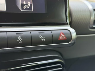 Citroën C4 Cactus Citroen C4 Cactus 1.2 PureTech Shine 110pk Navigatiesysteem | Climate control | Cruise control | Multifunctioneel stuurwiel | Trekhaak | Isofix | Getint glas | Inparkeerhulp | Parkeersensoren voor en achter | Achteruitrijcamera - afbeelding nr 25