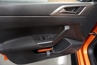 Volkswagen Polo Volkswagen Polo 1.0 TSI COMFORTLINE BUSINESS R-LINE / AIRCO/ NAVIGATIE - afbeelding nr 6