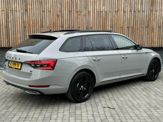 Škoda Superb Skoda Superb Combi 1.4 TSI iV Sportline Automaat | Panoramadak | Trekhaak uitklapbaar | Groot navigatiesysteem | Achteruitrijcamera | LED verlichting | Parkeersensoren voor en achter - afbeelding nr 2