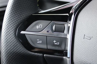 Peugeot 2008 Peugeot 2008 1.2 130PK AUTOMAAT GT PACK | NAVIGATIE | FULL LED KOPLAMPEN | DRAADLOZE APPLE CARPLAY/ANDROID AUTO | ADAPTIVE CRUISE CONTROL | CAMERA VOOR + ACHTER | CLIMATE CONTROL | LICHTMETALEN VELGEN 17