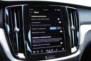Volvo S60 Volvo S60 2.0 Recharge T8 AWD Ultimate Dark | Schuif/Kantel dak | Head-up | H/K | BLIS | Leder | Pilot Assist - afbeelding nr 38