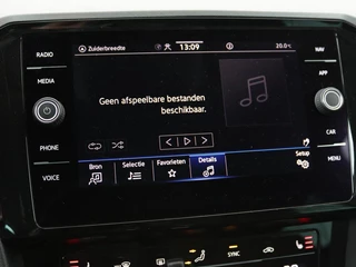 Volkswagen Passat Volkswagen Passat 2.0 TDI Comfort Business | Stoelverwarming |  Camera | Adaptive cruise | Carplay | Massage | Navigatie | Full LED | Parkeerhulp - afbeelding nr 22