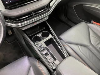 Škoda Enyaq iV Škoda Enyaq iV 80 Luxus [ 3-Fase ] (INCL-BTW) *PANO | LUXURY-LEATHER | HEAD-UP | ADAPTIVE-CRUISE | MEMORY-PACK | FULL-LED | DIGI-COCKPIT | BLIND-SPOT | NAVI-FULLMAP | KEYLESS | CAMERA | HEATED-SPORTSEATS | KEYLESS | 19