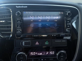 Mitsubishi Outlander Mitsubishi Outlander 2.0 PHEV 4x4 | Luxe | Rockford Audio | 360° Camera | Navi | Schuif-/kanteldak - afbeelding nr 18