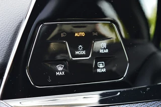 Volkswagen Golf Volkswagen Golf 1.0 TSI Life Business Rijklaarprijs-Garantie Navigatie led Airco Apple carplay Sfeer verlichting - afbeelding nr 28